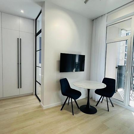 Modern Apartment In The Old Town Kiev Exterior foto