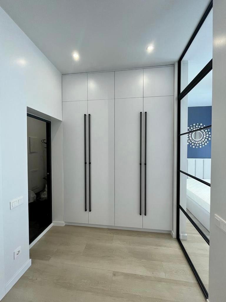 Modern Apartment In The Old Town Kiev Exterior foto