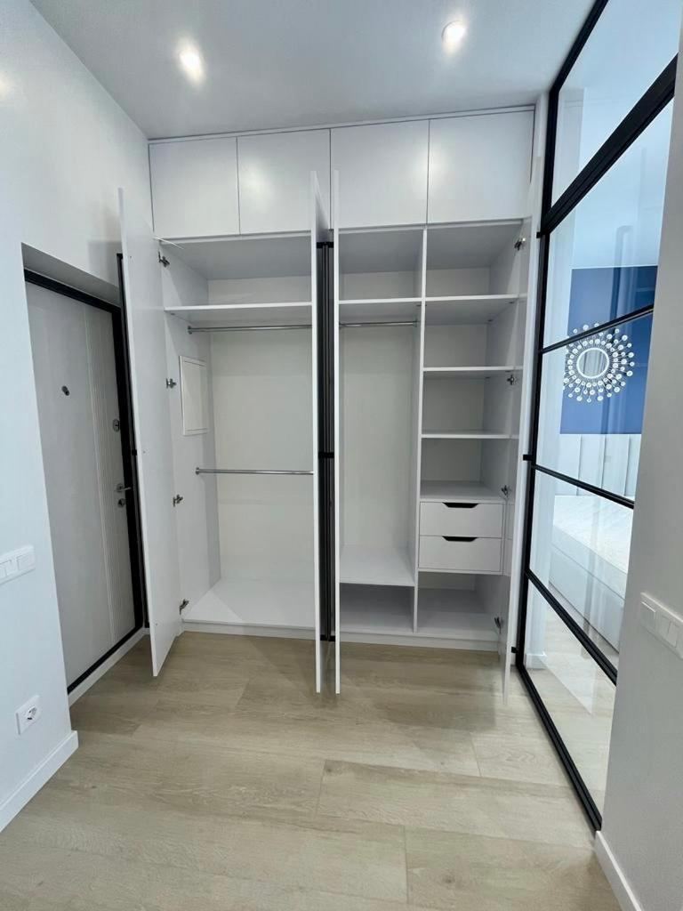 Modern Apartment In The Old Town Kiev Exterior foto